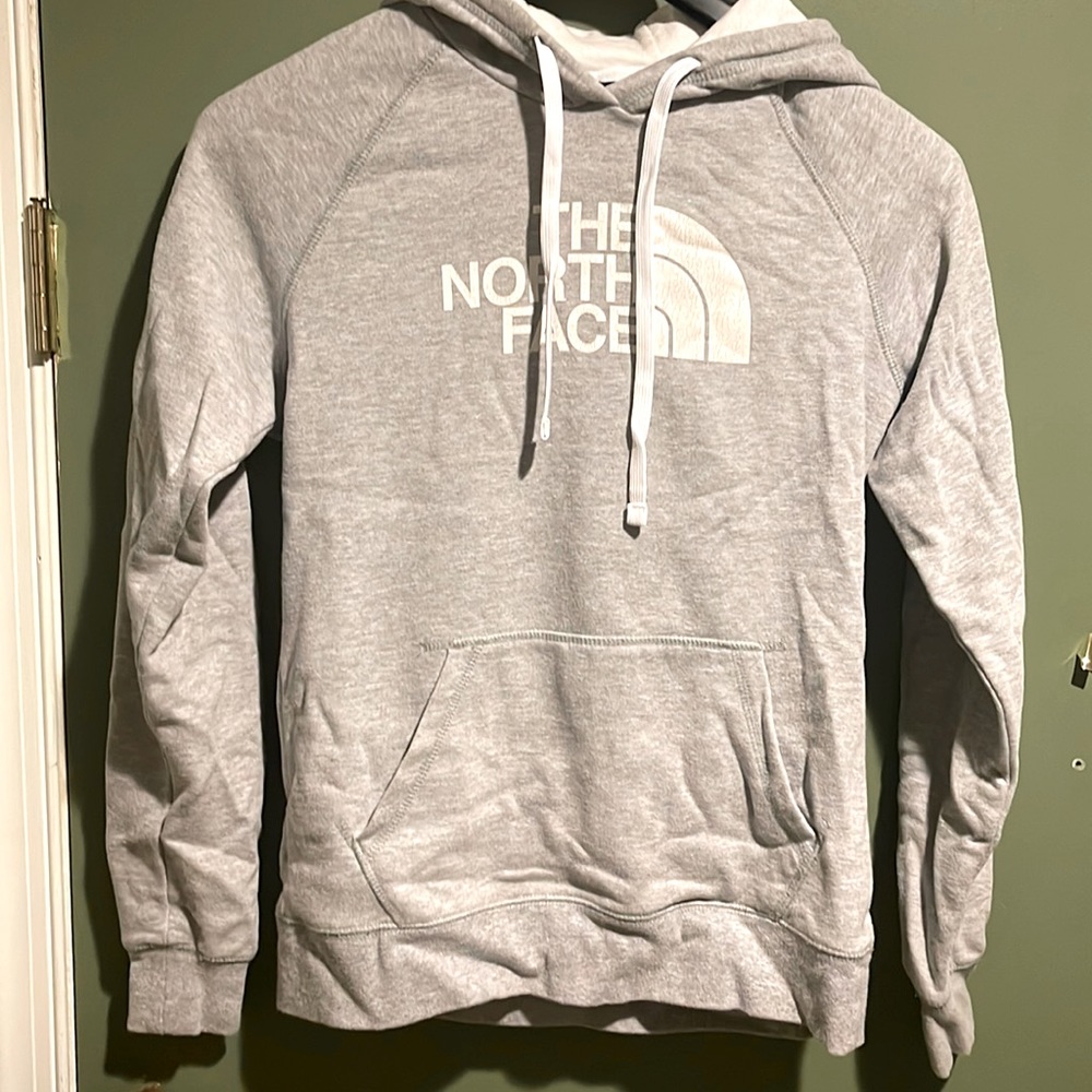 Never Worn; NorthFace Grey Sweater. Size M.